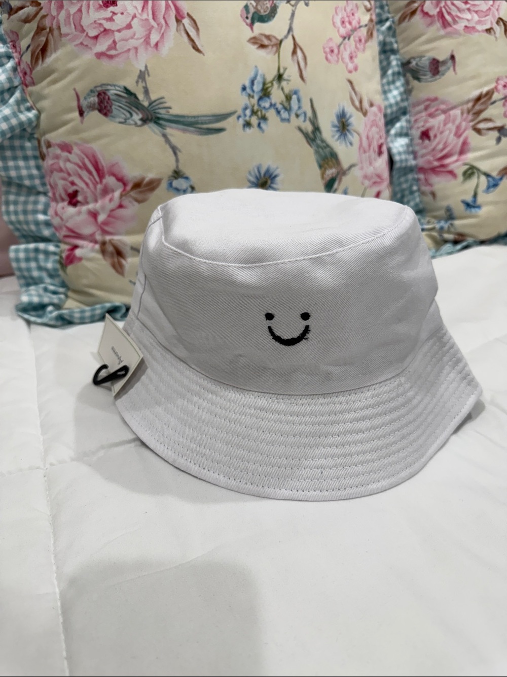 Unbranded White Smiley Face Cotton Bucket Hat